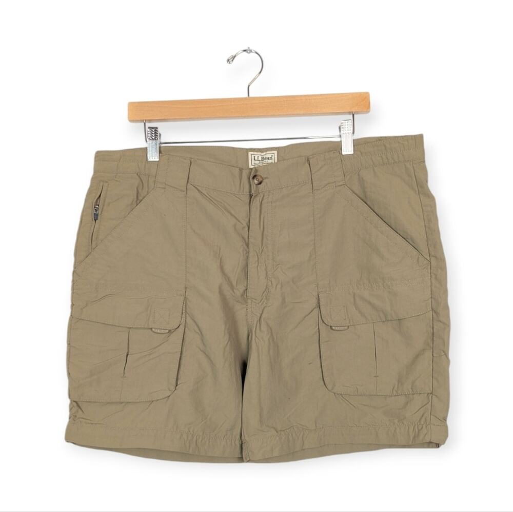 L.L. Bean Mens Shorts Vintage Tan Khaki Outdoor Cargo Shorts Size L